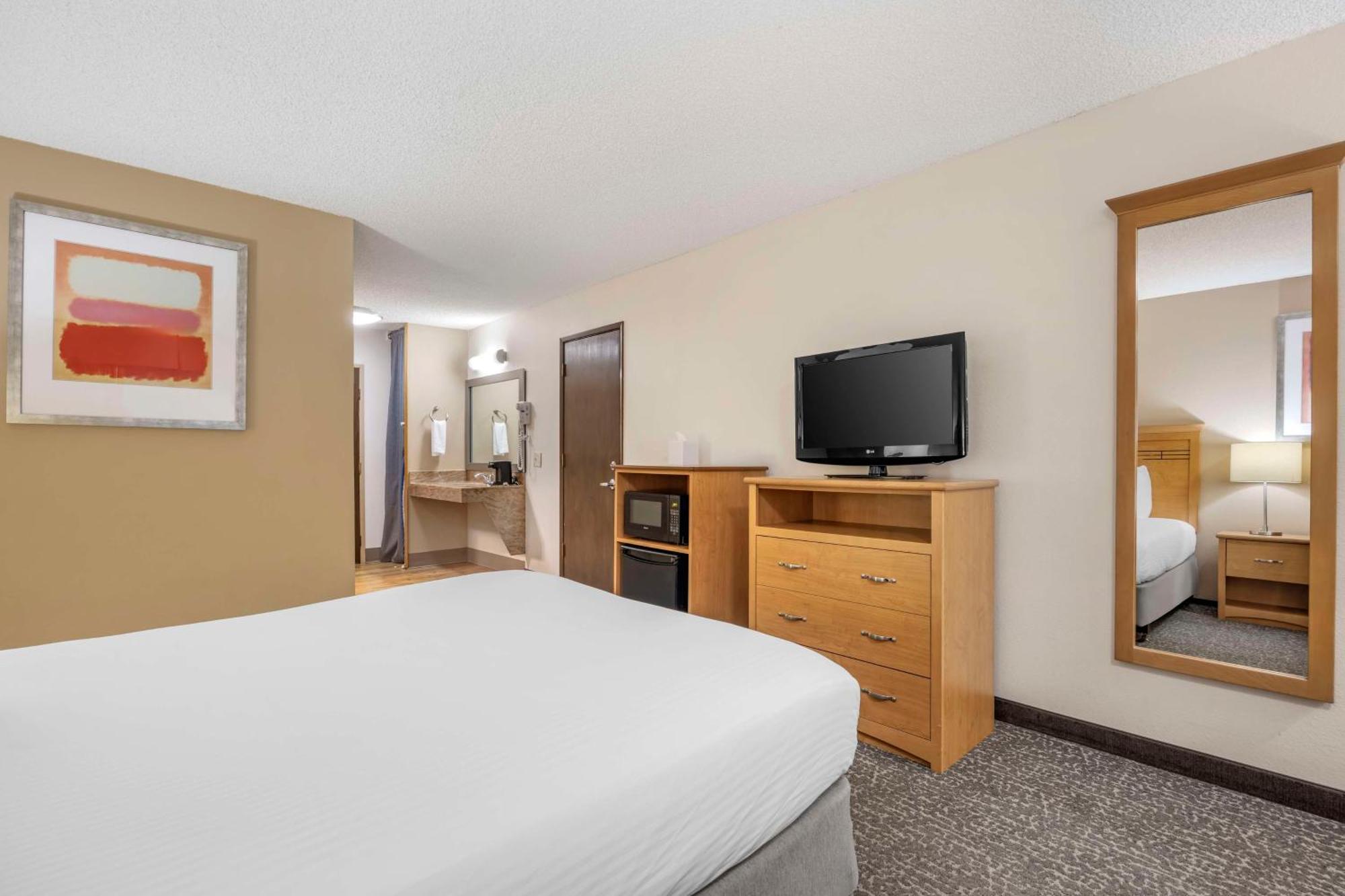 Western Aladdin Hotel 3*