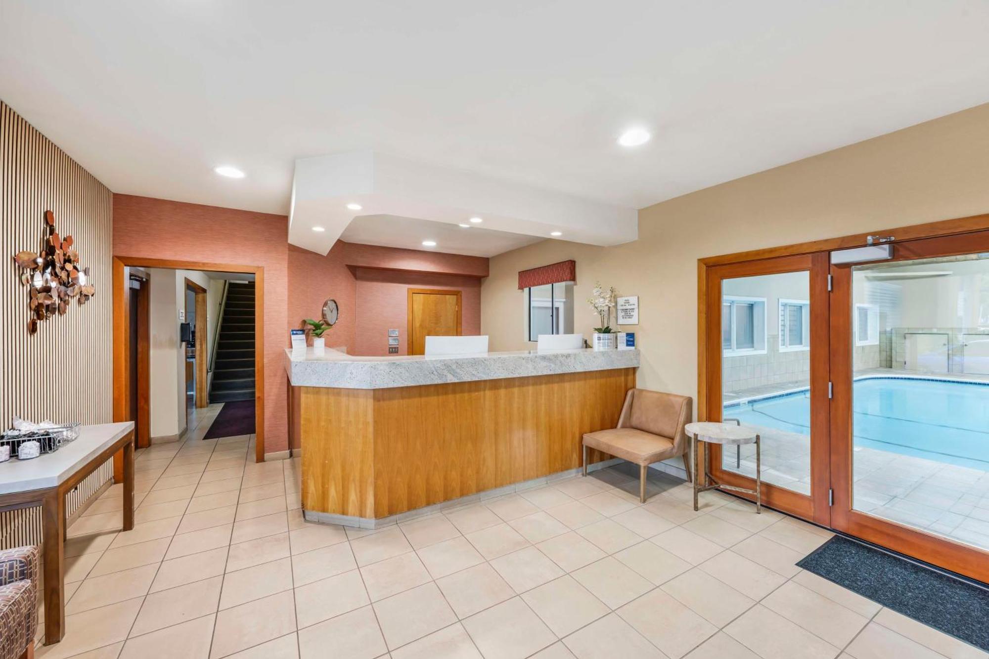 Western Aladdin Hotel 3*